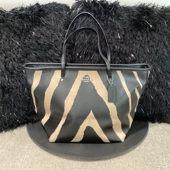 Coach coated canvas tote bag in tan and black zebra print - Picture 1 of 10